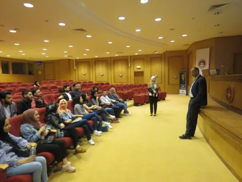 وفداً طلابياً يزور بورصة عمّان
