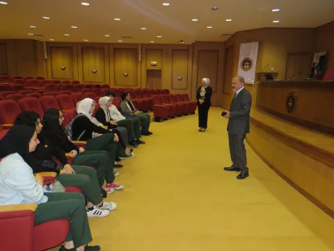 وفداً من  طلاب المدارس النموذجية العربية يزور بورصة عمان